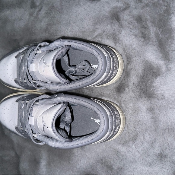 Low Jordan 1s - Picture 3 of 5